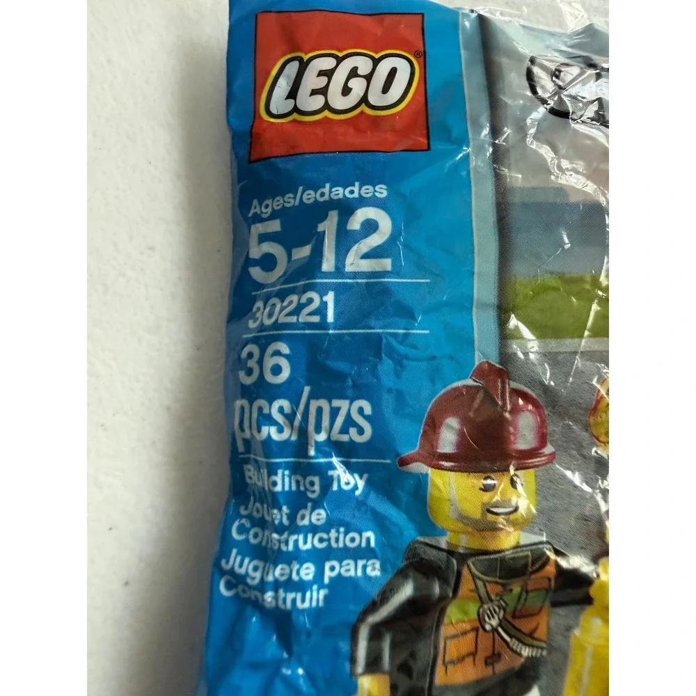 LEGO City Fire Car Polybag Set 30221 Retired 2013 Firefighter Minifigure 36 Pcs